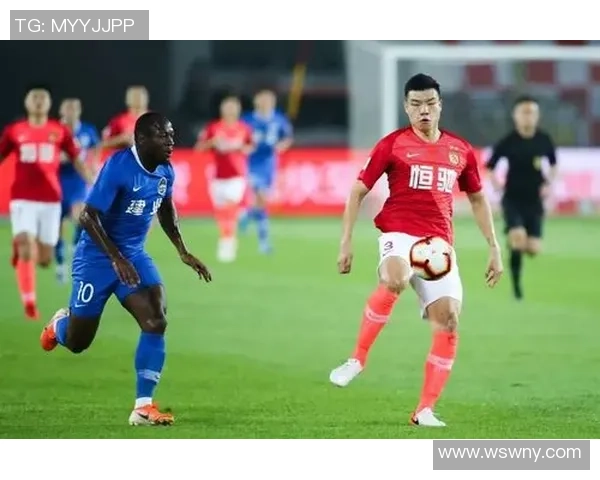 中超第12轮恒大对建业比赛裁判表现引发热议球迷反应不一